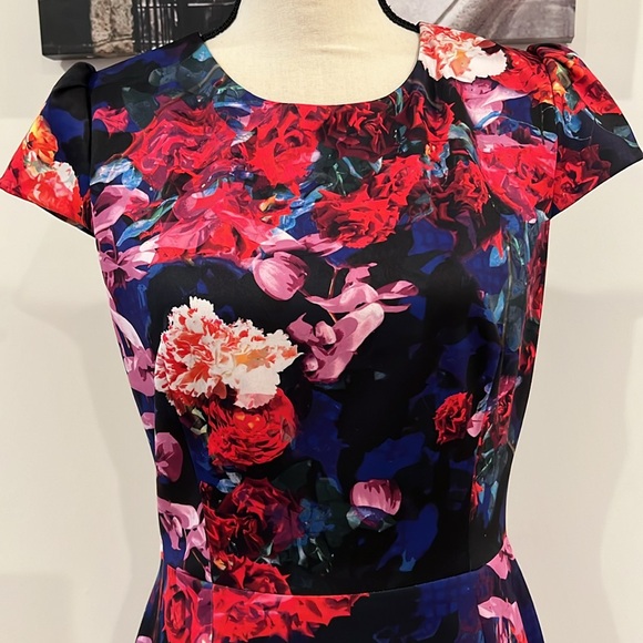 Betsey Johnson Floral Cap Sleeve Dress - Picture 2 of 8